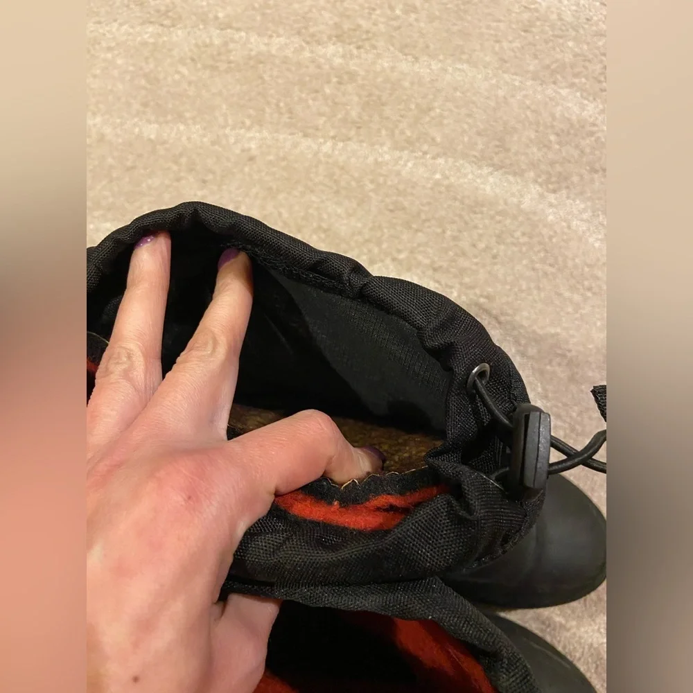 Kamik Waterproof Winter Boots Size 6 - Picture 11 of 12